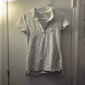 White collared short sleeve shirt